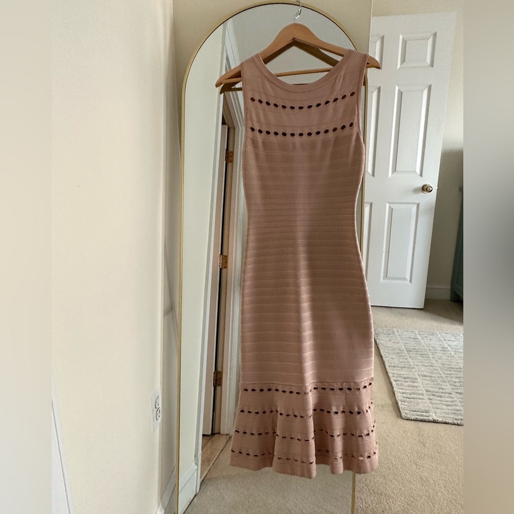 Hevér Léger dusty rose pink dress, US size 6